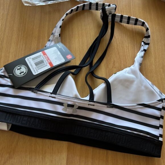 UNDER Armour Strappy Bra - Picture 5 of 9